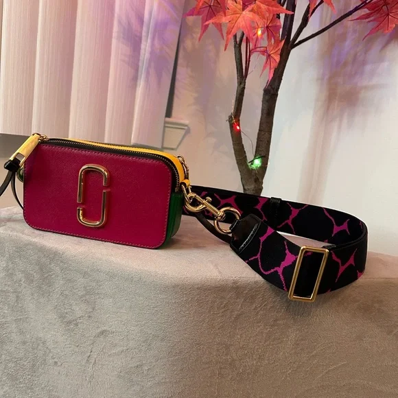 Marc Jacobs multi colored leather  Crossbody . Used. - Picture 2 of 8